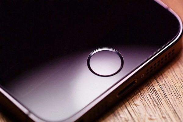 iPhone SE Türkiye'de satışa sunuldu