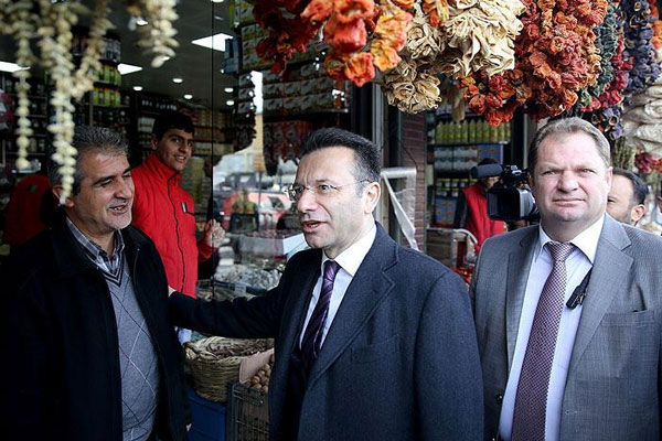 Diyarbakır Valisi'nden Sur esnafına ziyaret