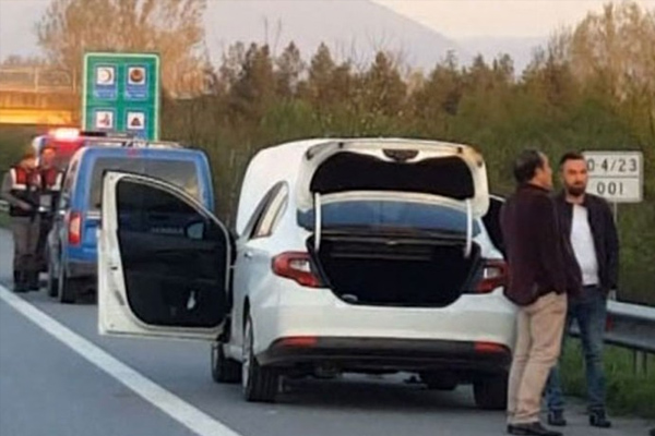 TEM otoyolunda bomba yüklü araç paniği