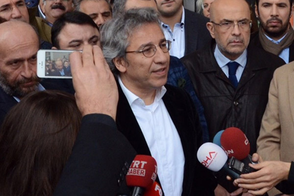 Can Dündar ve Erdem Gül'e tutuksuz yargılama