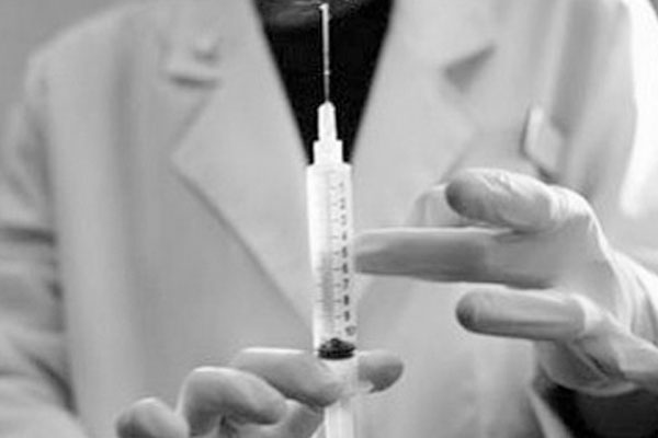 Kanserli oğlunu öldürdü