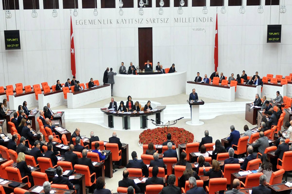 Milyonlarca kişiyi ilgilendiren 'torba kanun' Meclis'ten geçti