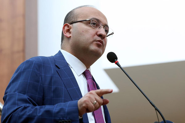 'Pensilvanya’dan bedduaya, Kandil’dekiler ’amin’ diyor'