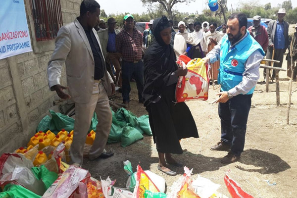 Diyanet Vakfı’ndan Etiyopya’ya tonlarca gıda yardımı