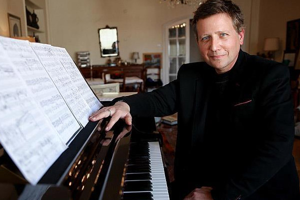 Fransız piyanist: Türkiye'yi sevdiğim için cezalandırılıyorum