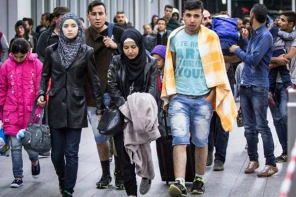 Türkiye’den Almanya'ya ilk mülteci kafilesi 1600 kişi