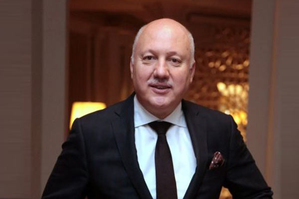 Ünlü iş adamı öldü