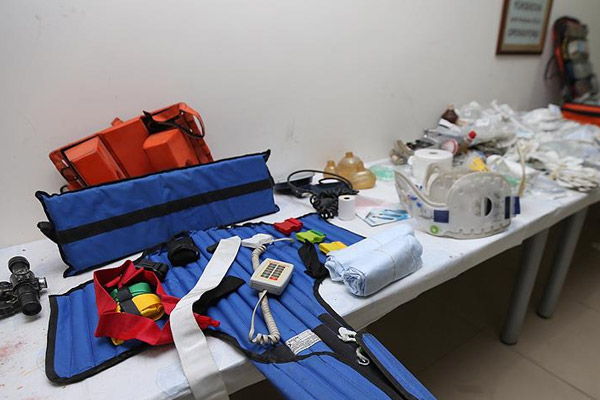 Yüksekova'da tıbbi malzemeler ele geçirildi