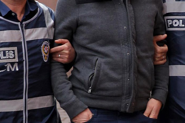 İstanbul merkezli 'FETÖ' operasyonu: 6 gözaltı