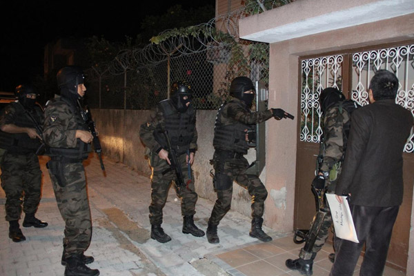 İstanbul’da şafak operasyonu