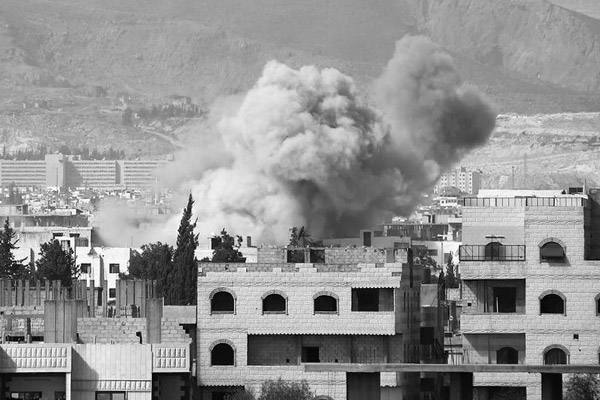 Suriye'nin Halep kentinde Rus uçağı düşürüldü