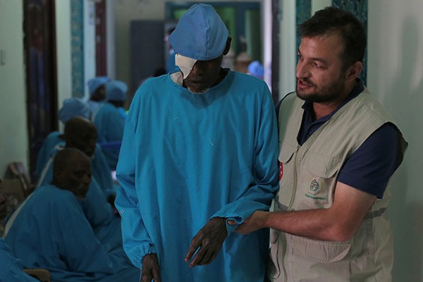 İHH'dan Sudan’da 1000 katarakt ameliyatı