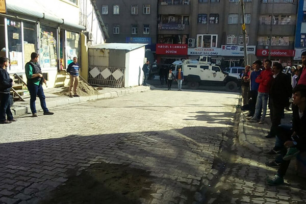 Hakkari HDP binasında arama