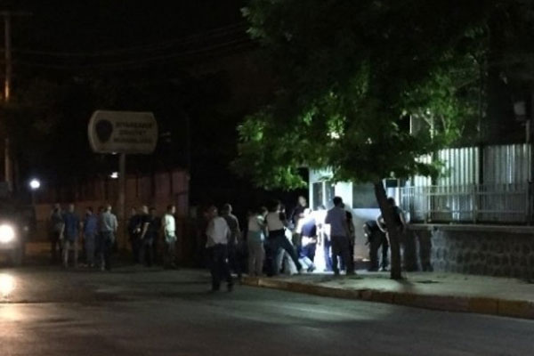 Diyarbakır'da 'Beyaz Toros'la saldırı iddiası