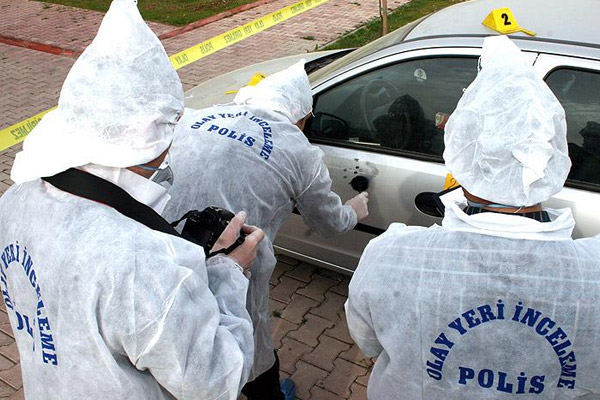 Uzman çavuş otomobilinde şehit edildi