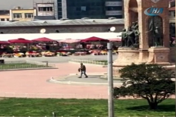 Taksim'de havaya ateş açan şahıs yakalandı