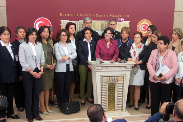 CHP’li kadın vekillerden Kılıçdaroğlu’na destek