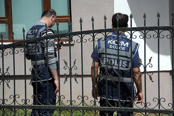 Zaman gazetesi Düzce bürosunda arama