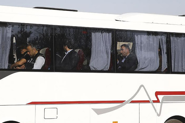 'FETÖ' zanlılarından 27'si hakim karşısında