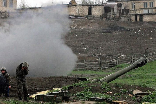 'Ermenistan ordusu askeri ambulansa ateş açtı'