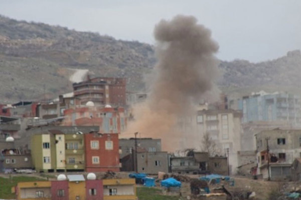 PKK'nın tuzakladığı binalar uzaktan patlatıldı