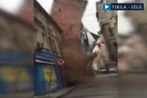 Beyoğlu'nda binanın çökme anı