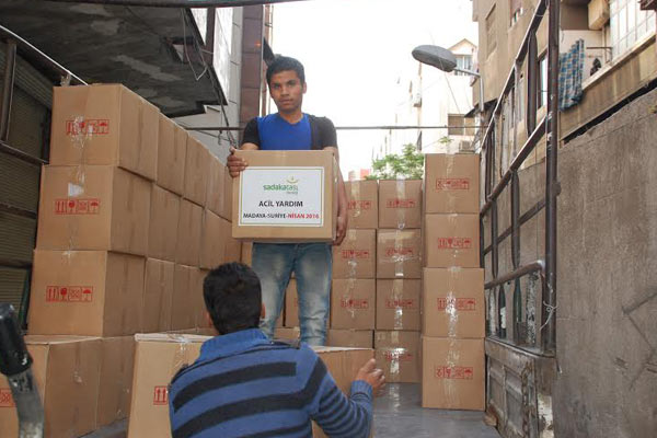 Sadakataşı Derneği’nden Madaya yardım konvoyuna destek