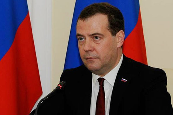 Medvedev Azerbaycan’ın Rusya için önemine vurgu yaptı