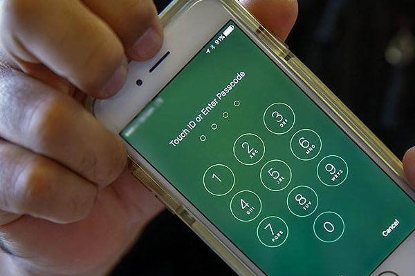 ABD, Apple'ın ensesinde