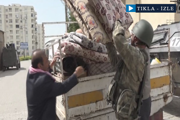 Nusaybin'deki halk evlerinden tahliye ediliyor