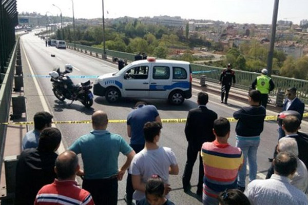 Haliç'te bomba paniği: Köprü trafiğe kapatıldı