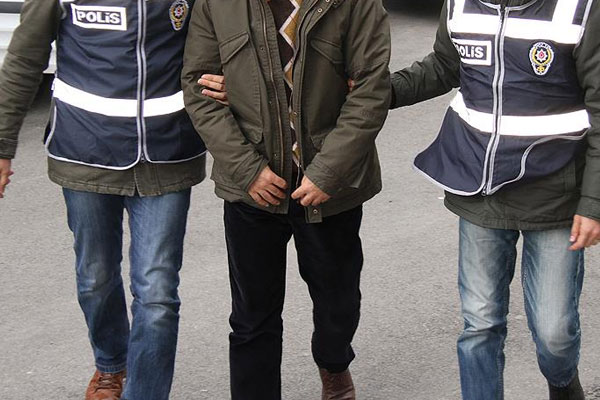 Erzincan merkezli 'FETÖ' operasyonunda 6 tutuklama