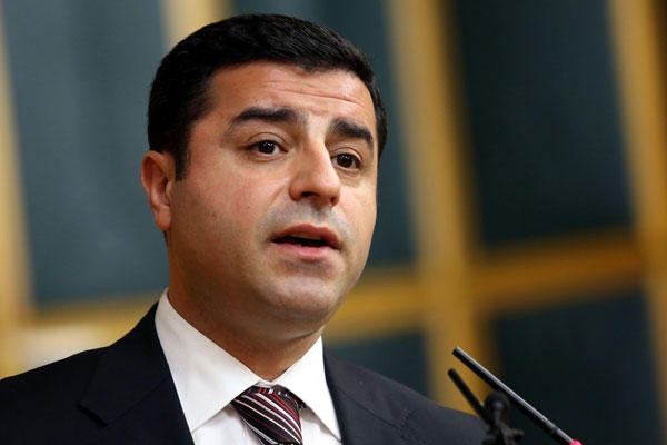 Rektörden Demirtaş'a dava