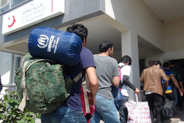 Göçmenlerin Türkiye’ye iadesi sürüyor