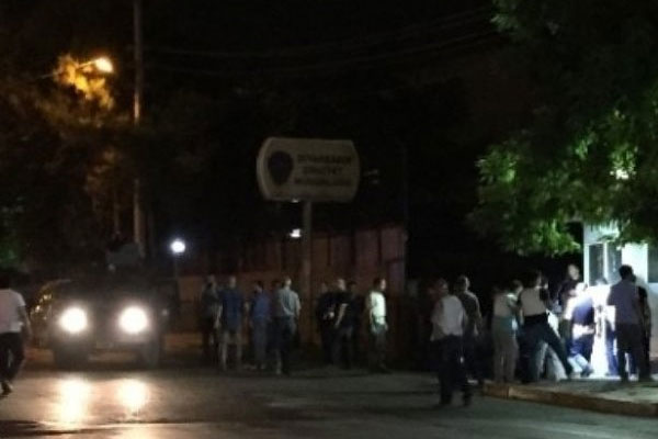 Diyarbakır'da karakola bombalı saldırı