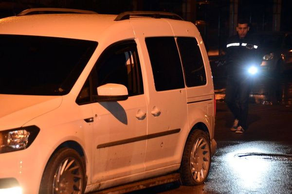 Seyir halindeki araca saldırı