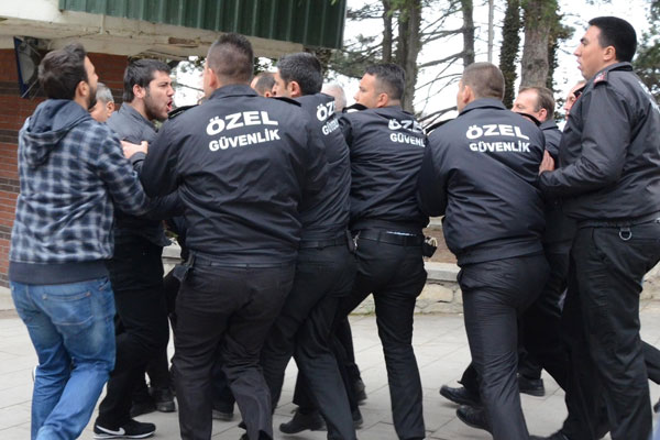 Anadolu Üniversitesi'nde arbede