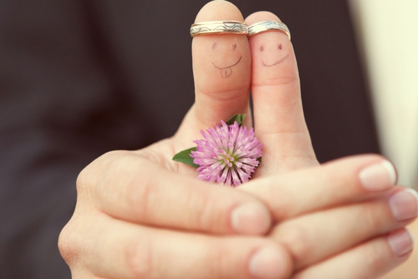 Evleneceklere müjde! Çeyiz hesabı uygulaması başlıyor