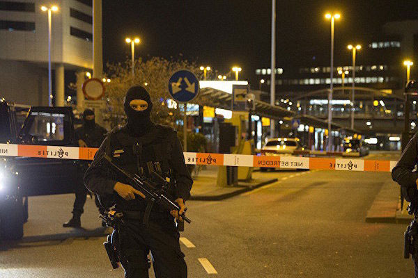 Amsterdam’da güvenlik alarmı