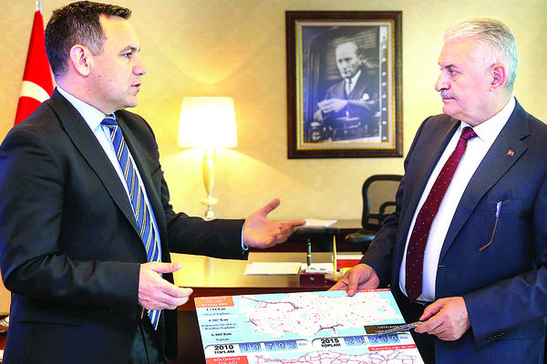 Bakan Yıldırım açıkladı: 4 saatlik yol 4 dakikaya düşecek