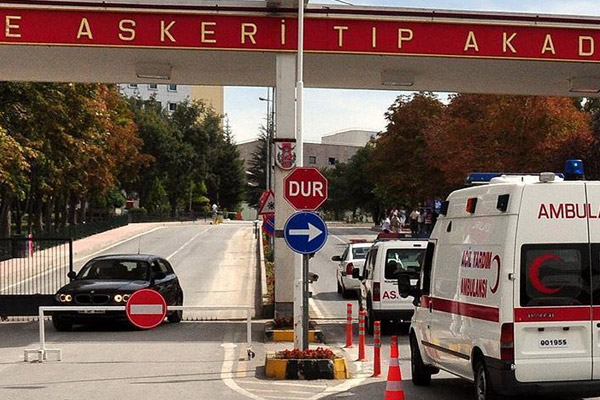 Yaralı polis GATA'da şehit oldu