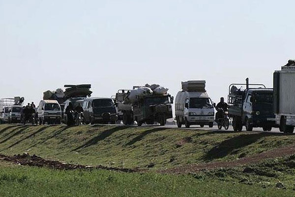 Azez'deki çatışmalardan kaçan Suriyeliler Türkiye'ye geliyor