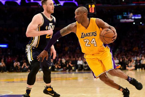 Kobe Bryant basketbola veda etti