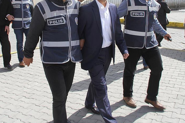 'FETÖ' operasyonunda 11 kişi adliyede