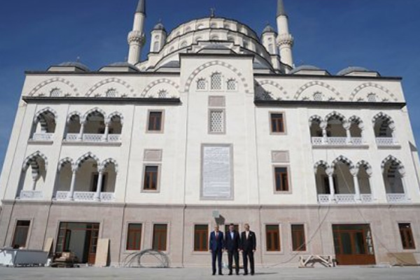 Erdoğan, Ege Üniversitesi'nde cami açılışı yaptı