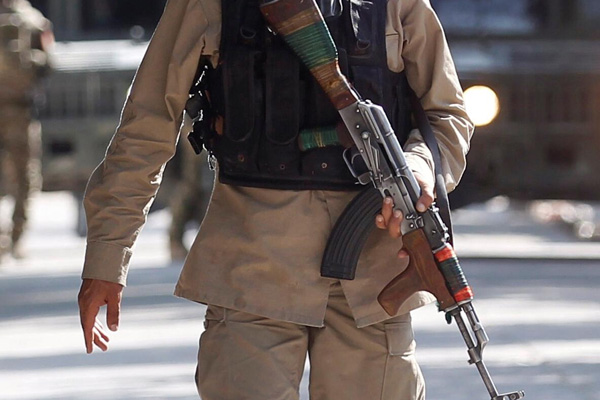 Afganistan'da karakola saldırı: 8 ölü