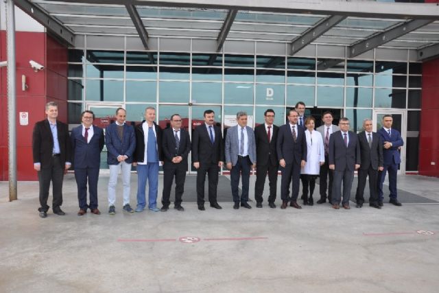 AFSÜ Rektörü Okumuş: 'İlaç yapabilen eczacılar yetiştireceğiz'