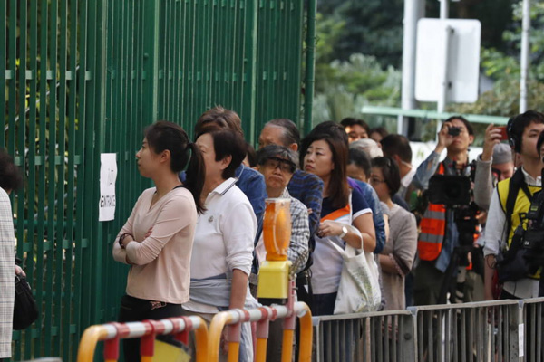 Hong Kong’da seçim zaferini demokrasi savunucuları kazandı