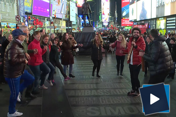 Amerika'daki Karadenizlilerden Times Meydanı'nda horon