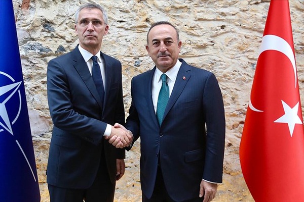 Çavuşoğlu, Stoltenberg ile telefonda görüştü